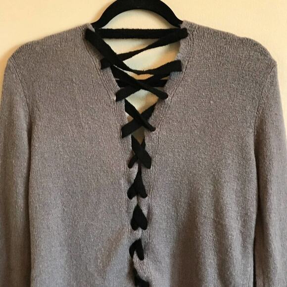 Daytrip M cardigan long sleeve pockets gray black criss cross - Picture 6 of 7